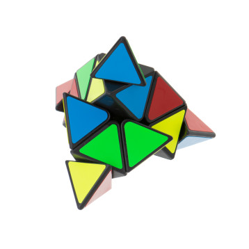 rubiku püramiid